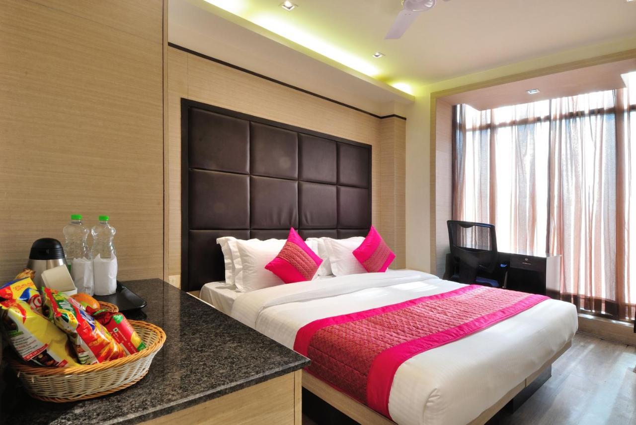 Hotel Royal Grand - Opposite Axis Bank East Patel Nagar Nova Deli Exterior foto